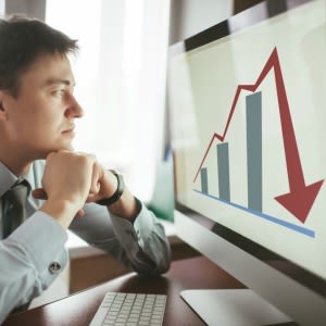 AMP posts drop in super cash flows